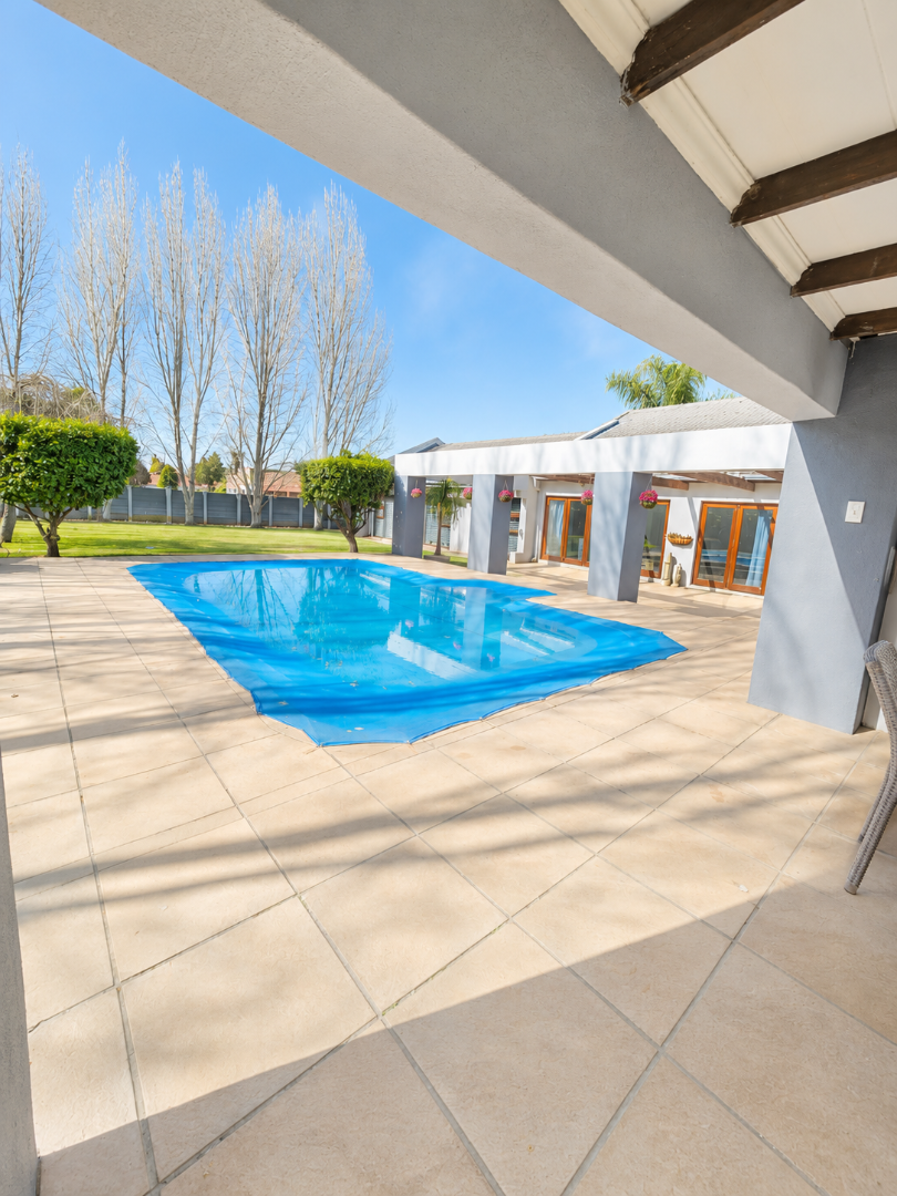 4 Bedroom Property for Sale in Flamwood North West